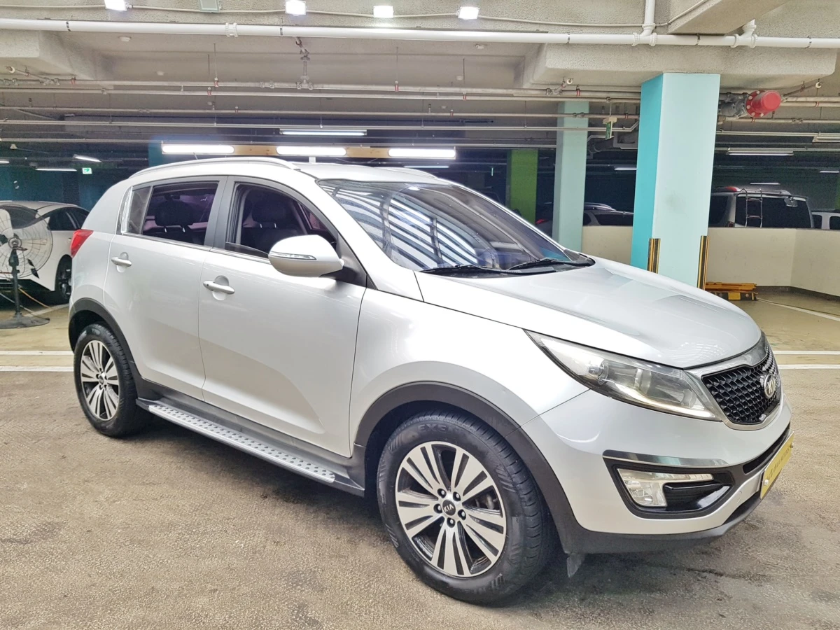 Kia Sportage R-2.0L CRDI AUTOMATIC, снимка 3 - Автомобили и джипове - 56343584