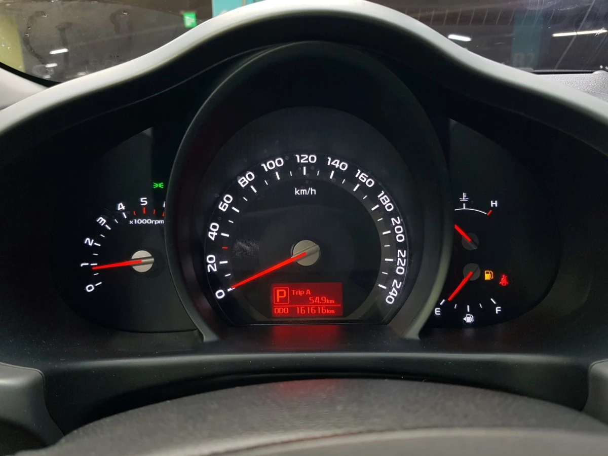 Kia Sportage R-2.0L CRDI AUTOMATIC, снимка 10 - Автомобили и джипове - 56343584