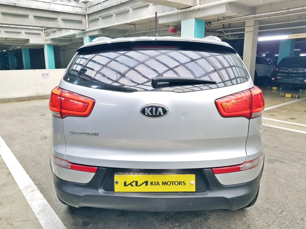 Kia Sportage R-2.0L CRDI AUTOMATIC, снимка 5 - Автомобили и джипове - 56343584