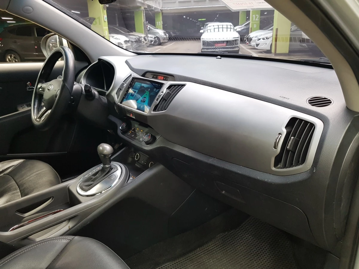Kia Sportage R-2.0L CRDI AUTOMATIC, снимка 16 - Автомобили и джипове - 56343584