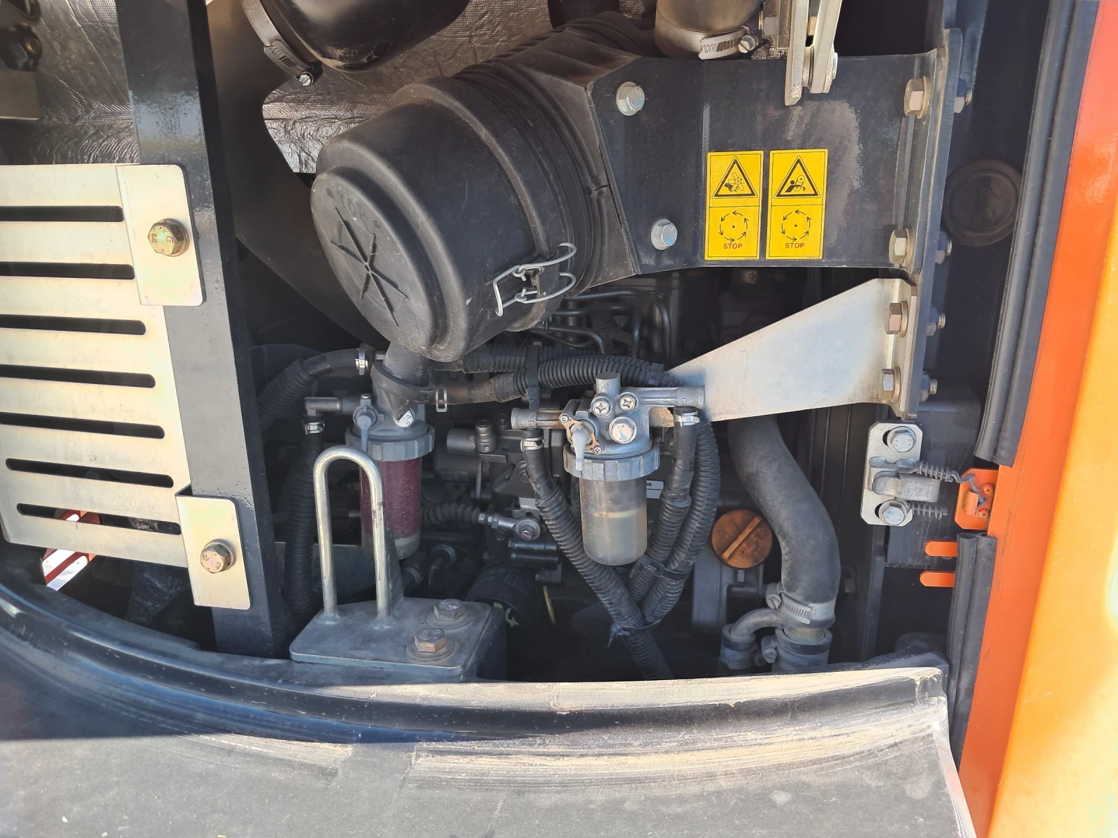  Hitachi ZAXIS 26U-5A | Mobile.bg   12