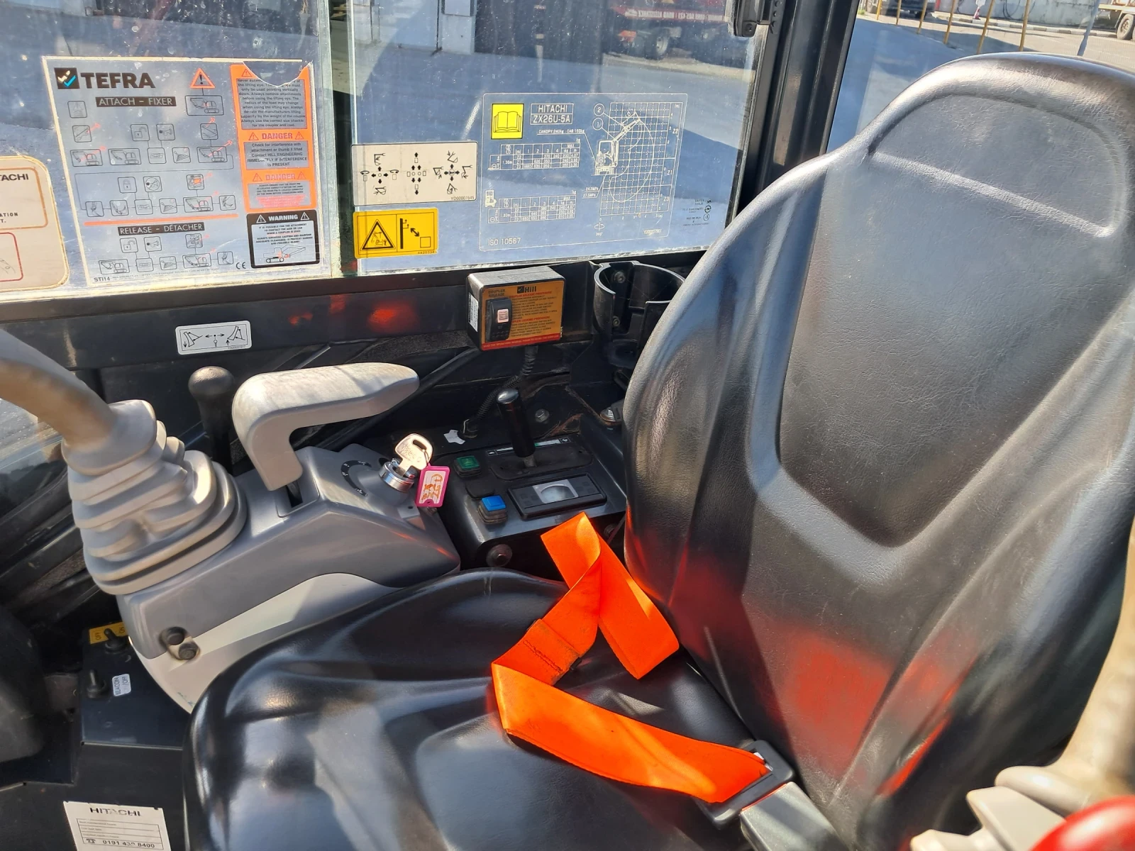 Багер Hitachi ZAXIS 26U-5A - изображение 10