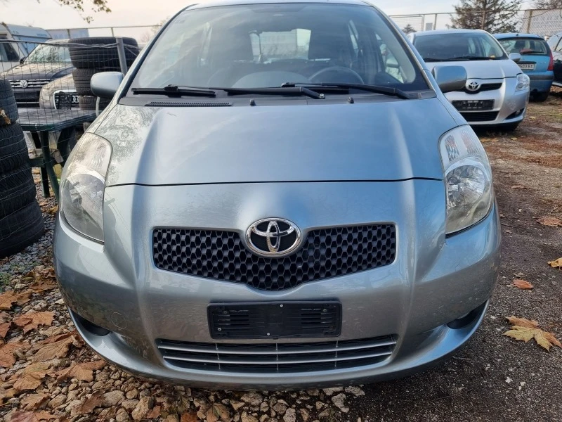 Toyota Yaris 1.3vvti, снимка 8 - Автомобили и джипове - 43415788