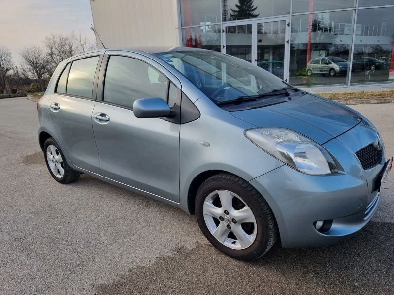 Toyota Yaris 1.3vvti, снимка 3 - Автомобили и джипове - 43415788