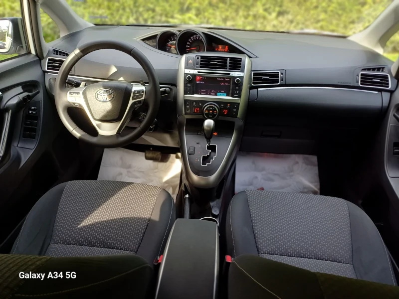 Toyota Verso 2.2DTAC/Pano/Kam/7Seats, снимка 13 - Автомобили и джипове - 47613257