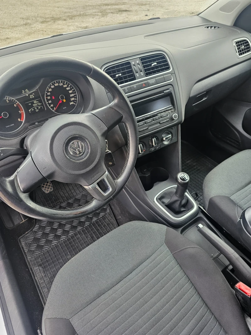 VW Polo 6R, снимка 10 - Автомобили и джипове - 48333263