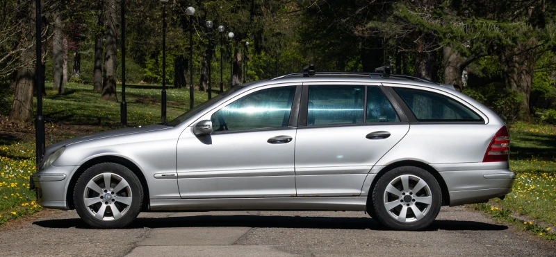 Mercedes-Benz C 220, снимка 2 - Автомобили и джипове - 49061300