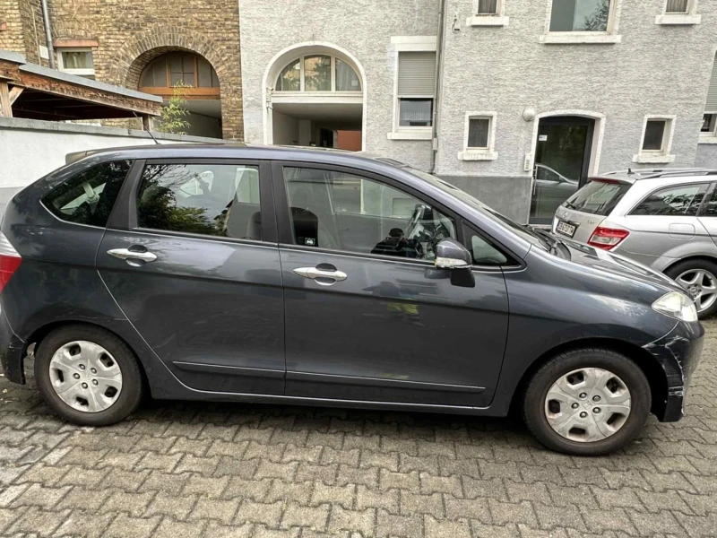 Honda Fr-v 1.7 i-VTEC, снимка 4 - Автомобили и джипове - 52646931