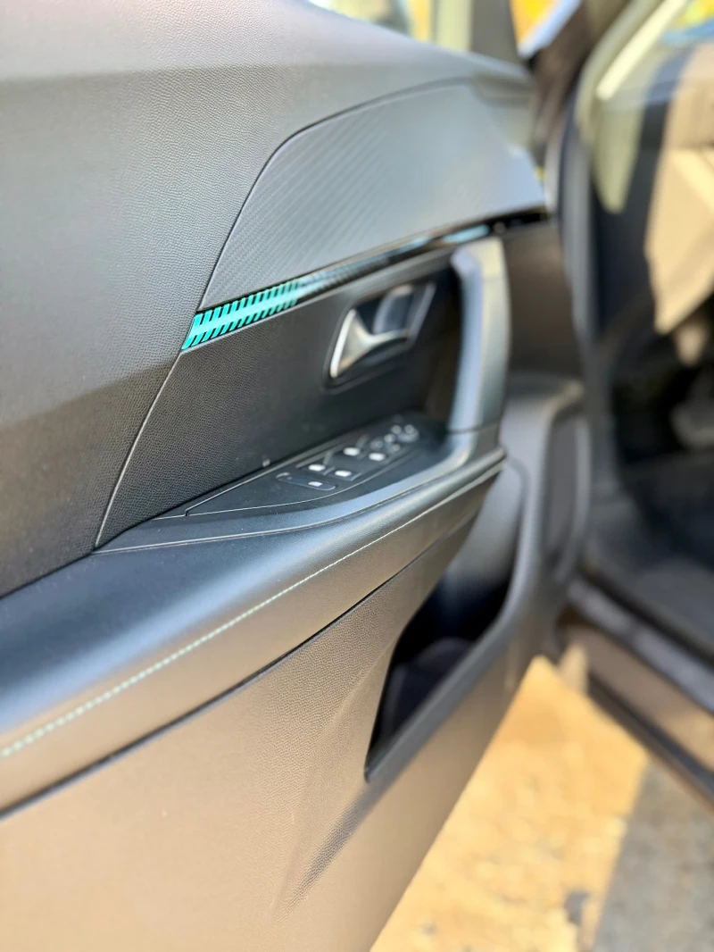Peugeot 2008 ALLURE* * AUTO* * LED* * blueHDi, снимка 10 - Автомобили и джипове - 52511207