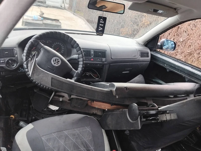 VW Golf 4 motion, снимка 6 - Автомобили и джипове - 52906503