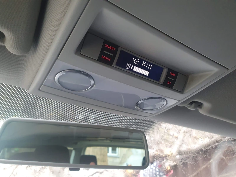 VW Multivan Т5.1 2.0 TDI, снимка 15 - Автомобили и джипове - 52944431