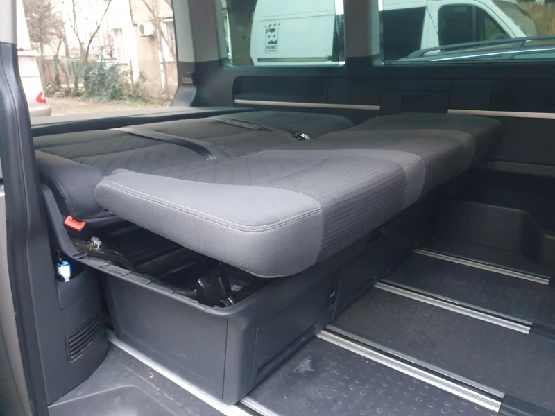 VW Multivan Т5.1 2.0 TDI, снимка 13 - Автомобили и джипове - 52944431