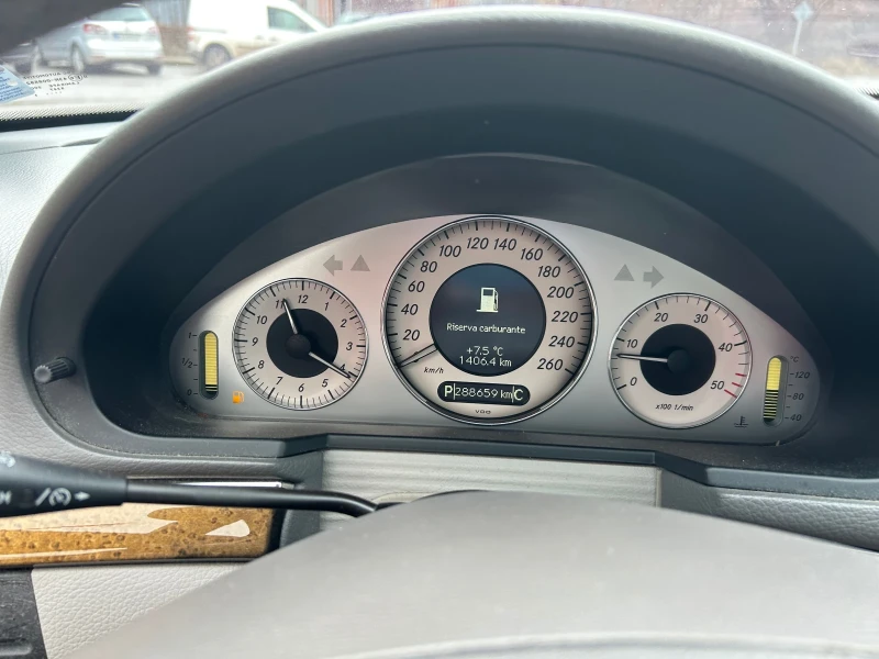 Mercedes-Benz E 280 3.0 CDI  V6 EVO / Автоматик / Регистриран , снимка 15 - Автомобили и джипове - 53402467
