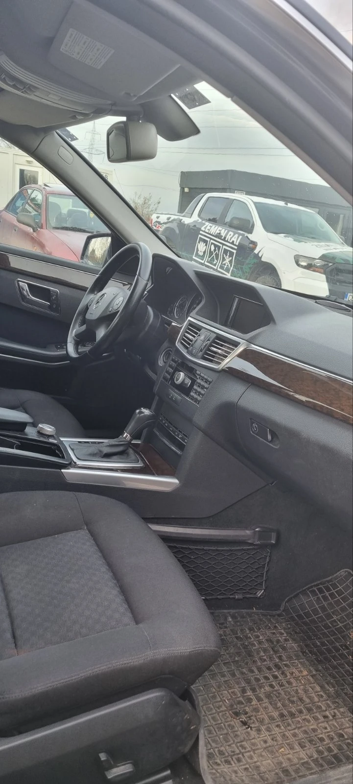Mercedes-Benz E 220  - изображение 3