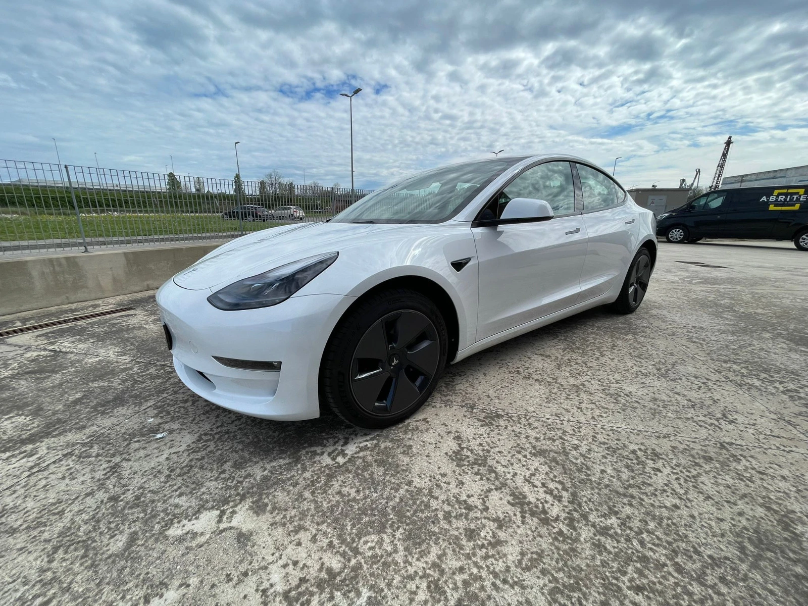 Tesla Model 3 Dual motor - изображение 2