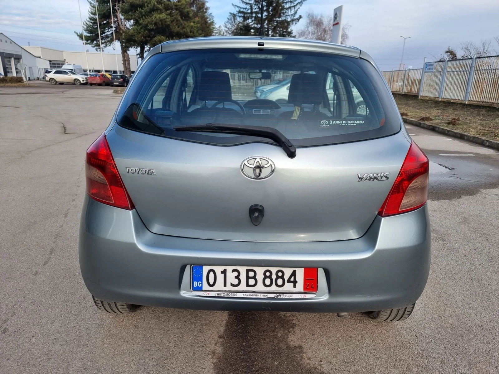 Toyota Yaris 1.3vvti - изображение 6