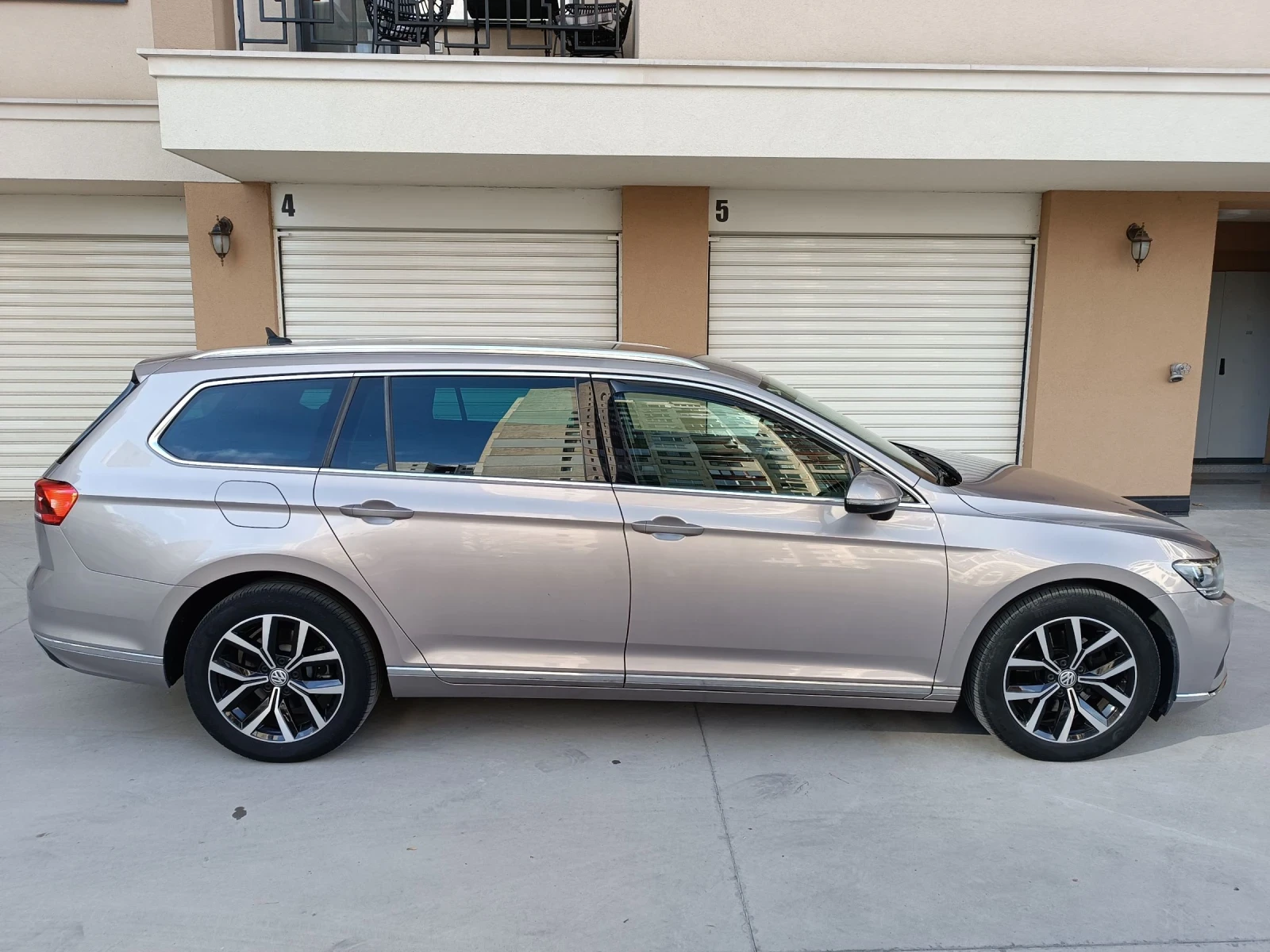 VW Passat Highline, Digital, Distronic, Обслужен - изображение 7