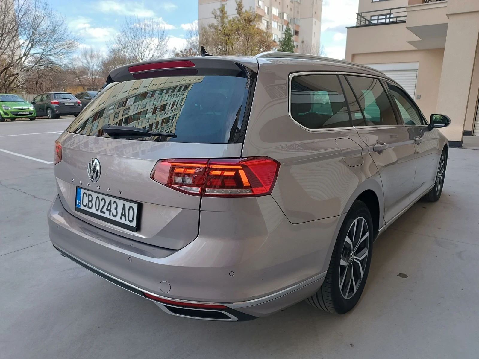 VW Passat Highline, Digital, Distronic, Обслужен - изображение 4