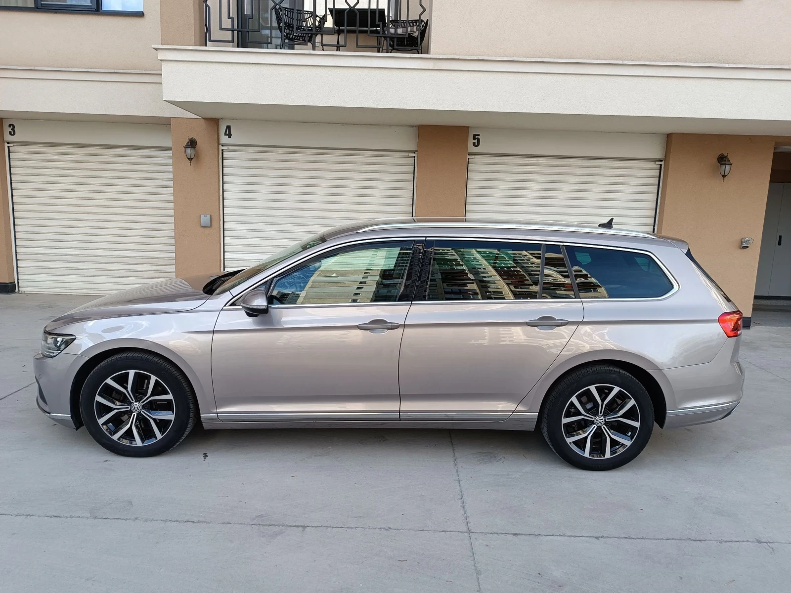 VW Passat Highline, Digital, Distronic, Обслужен - изображение 8