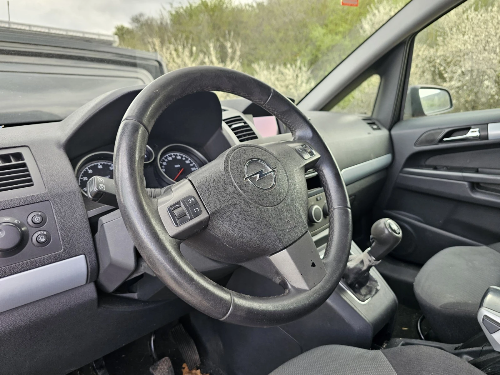 Opel Zafira 2.0T 200к - изображение 7
