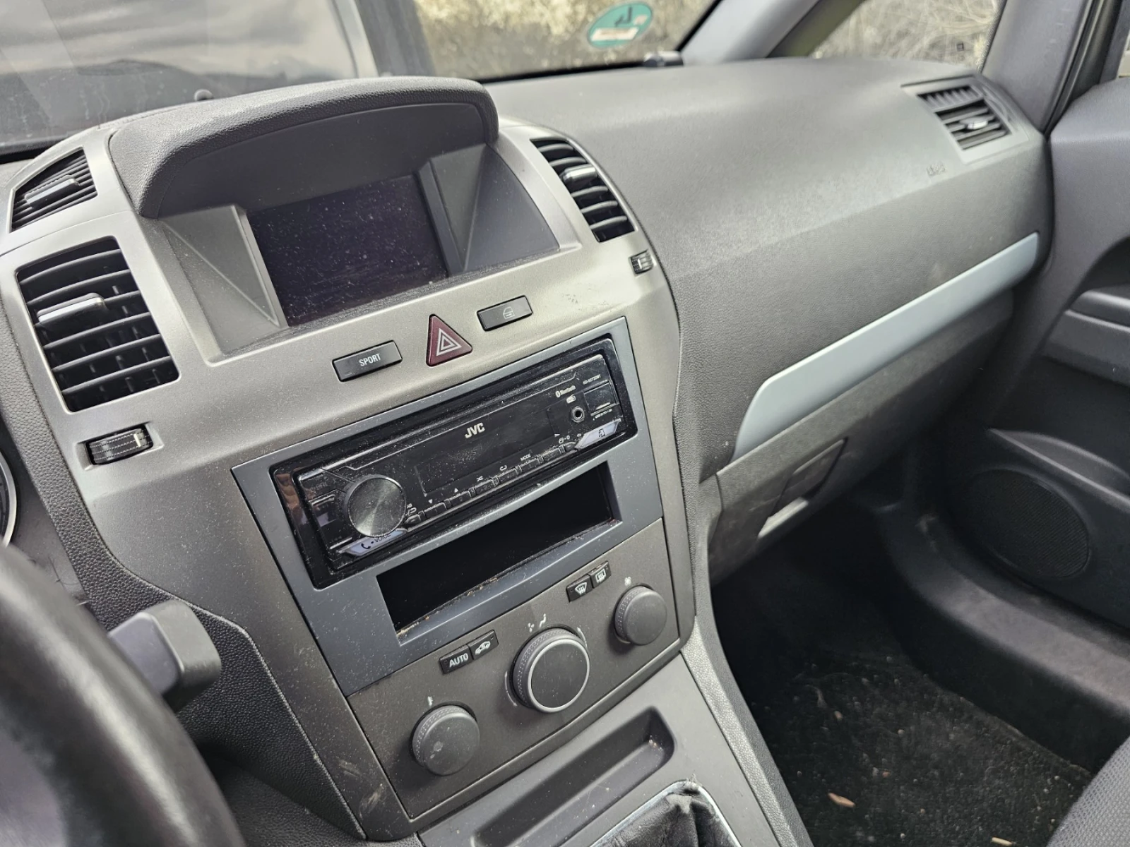 Opel Zafira 2.0T 200к - изображение 8