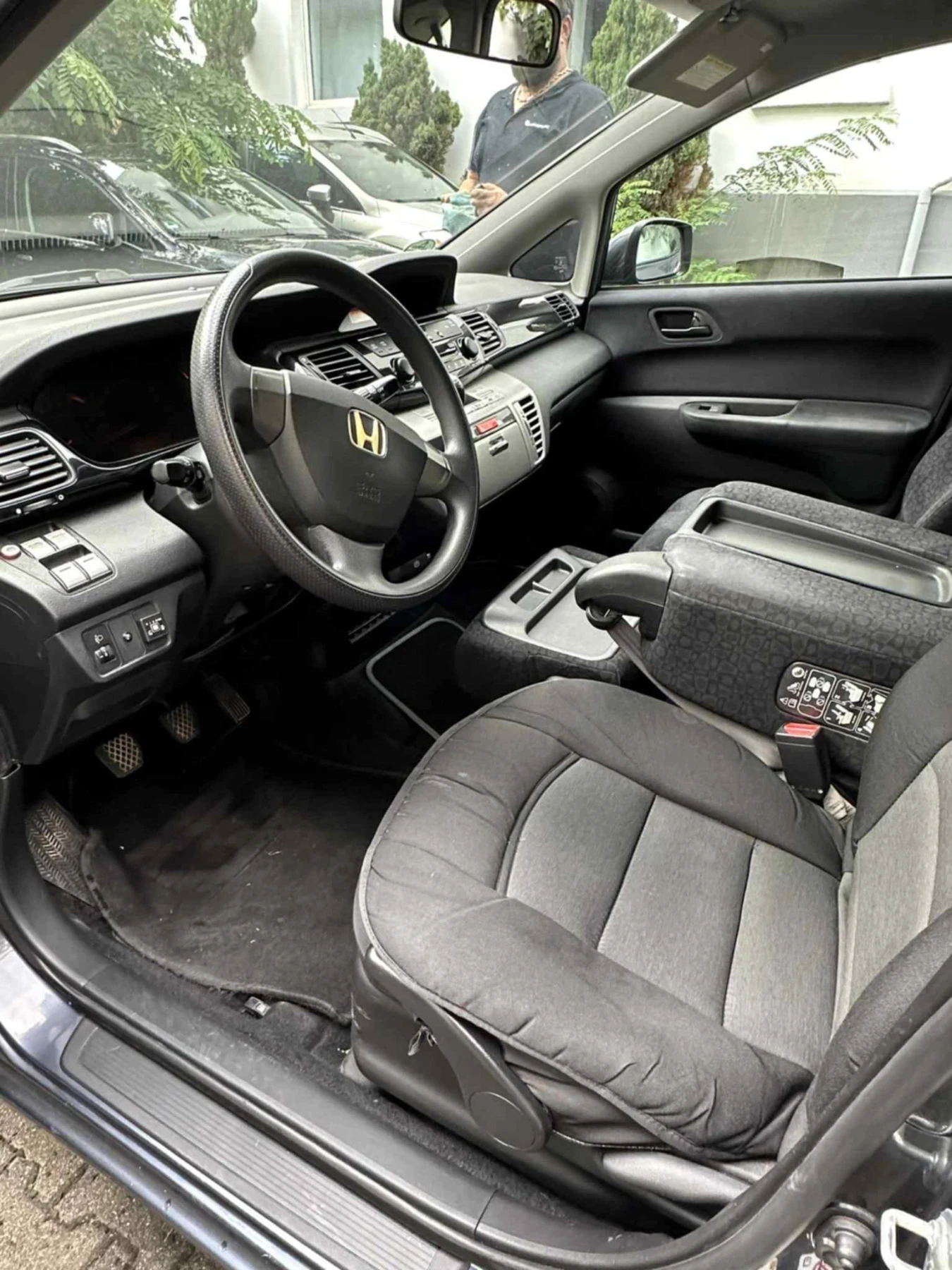 Honda Fr-v 1.7 i-VTEC - изображение 8