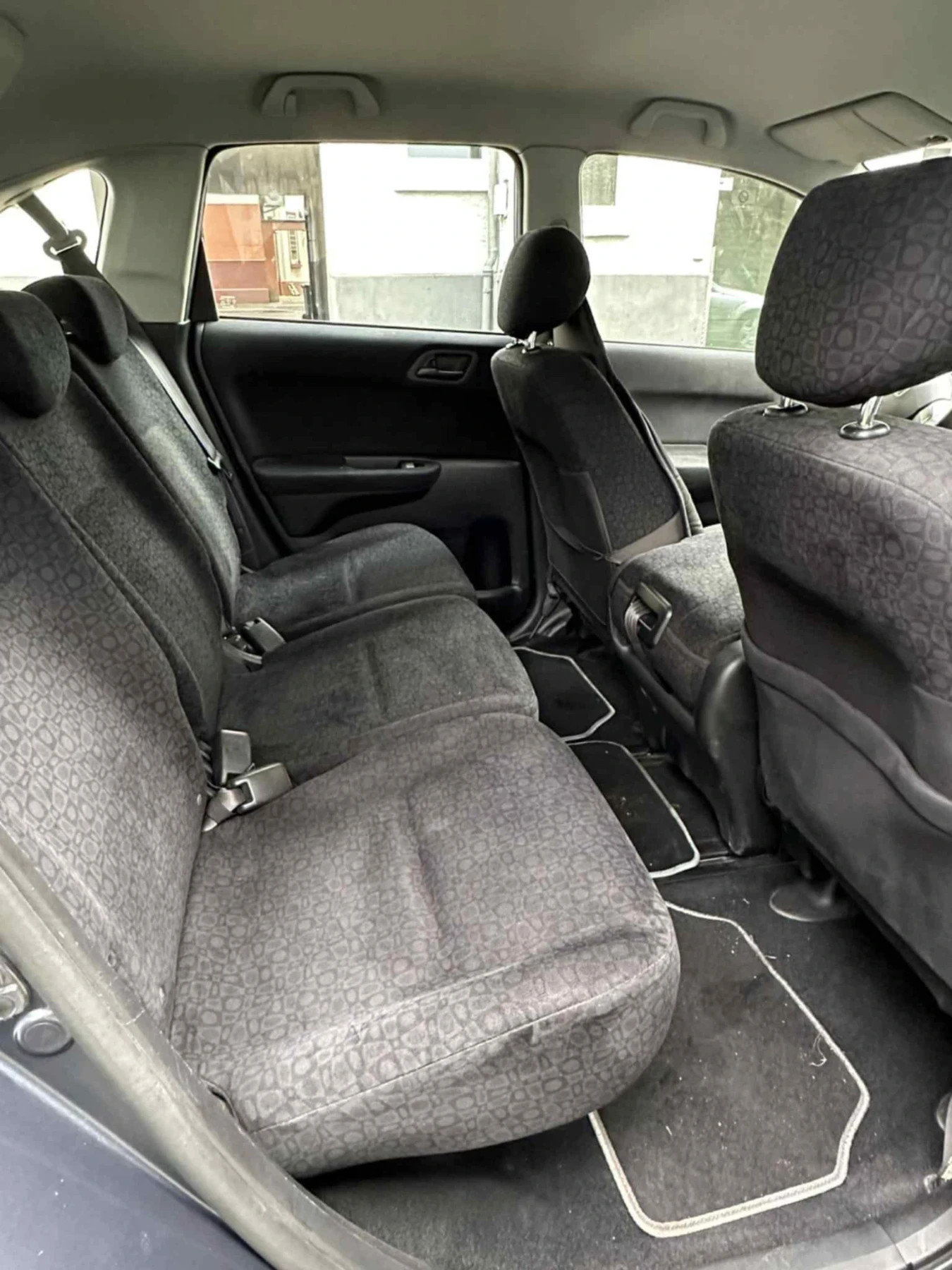 Honda Fr-v 1.7 i-VTEC - изображение 5