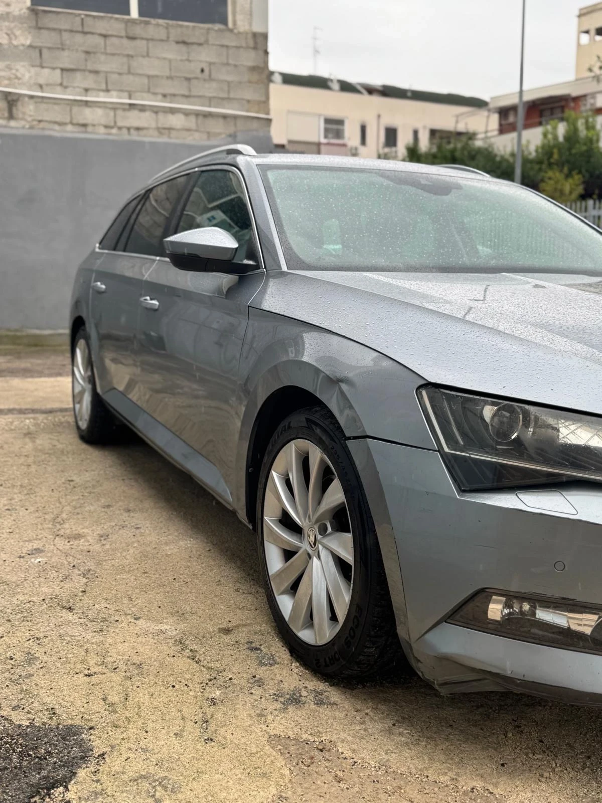 Skoda Superb  - изображение 8