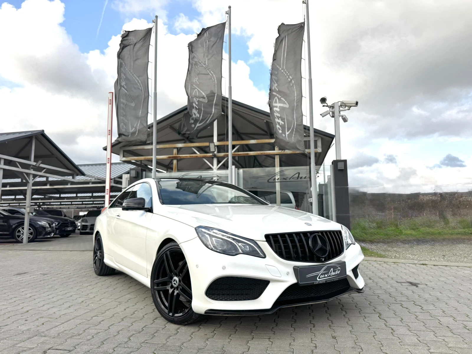 Mercedes-Benz E 350 D#AMG#9G-TR#DESIGNO#ALCANTARA#PANO#360CAM#KEYLESS | Mobile.bg   1