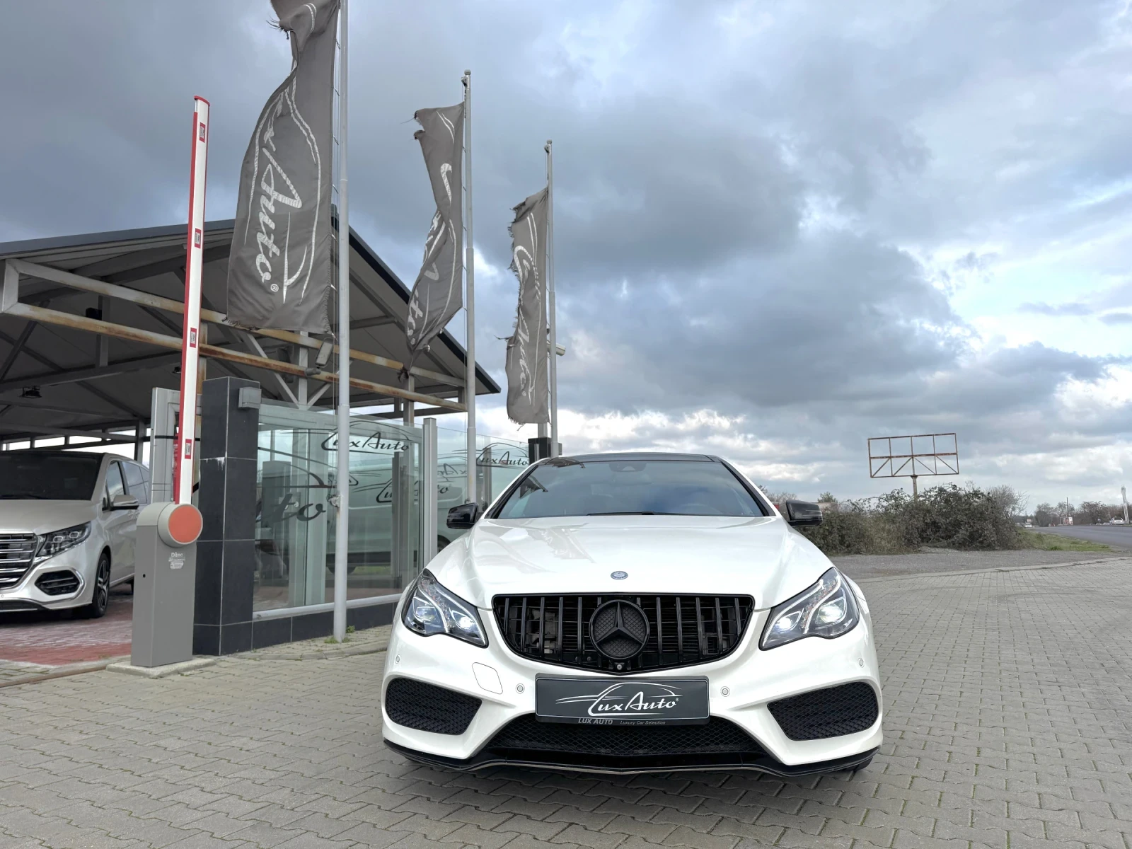 Mercedes-Benz E 350 D#AMG#9G-TR#DESIGNO#ALCANTARA#PANO#360CAM#KEYLESS - изображение 3