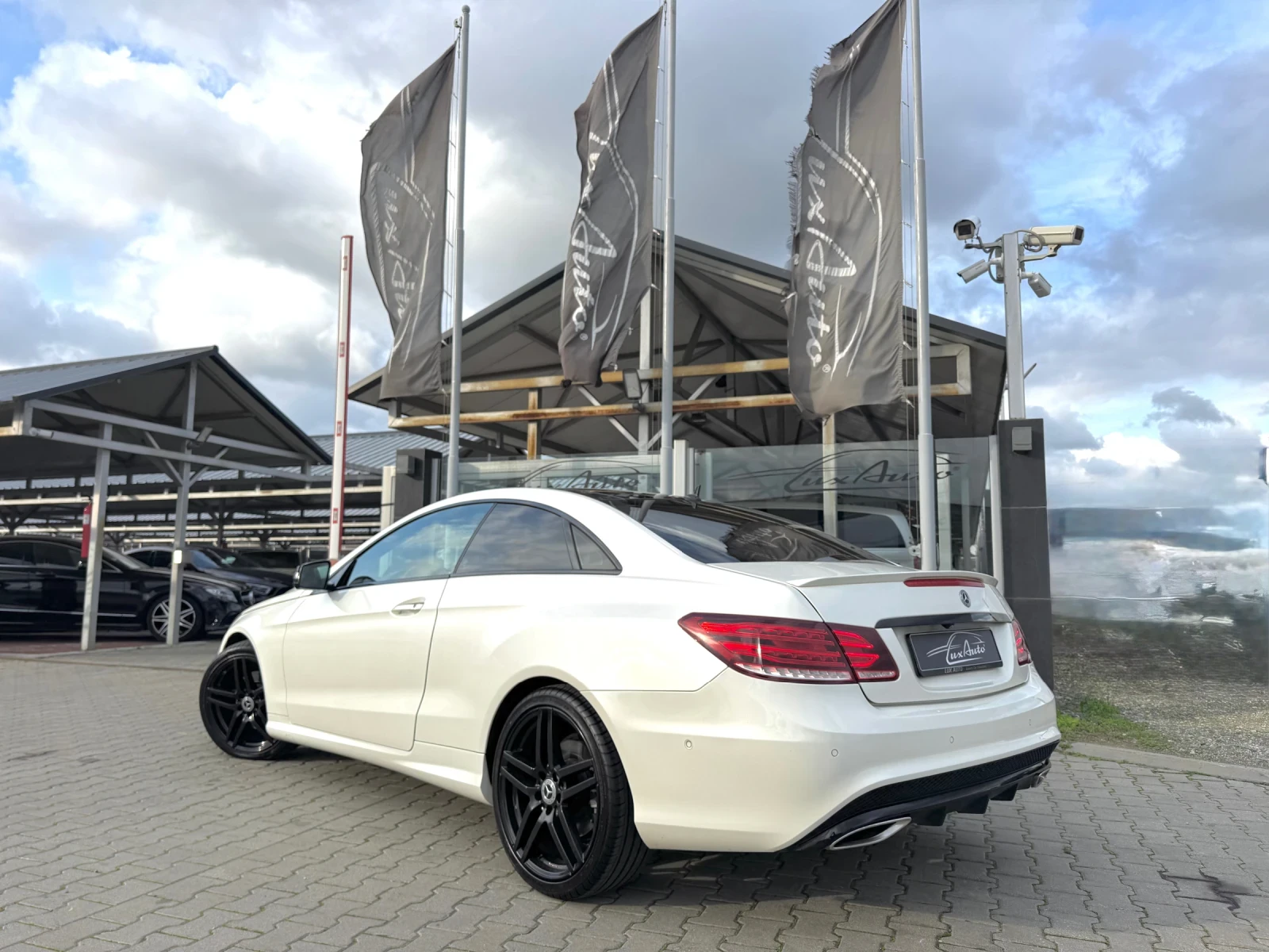 Mercedes-Benz E 350 D#AMG#9G-TR#DESIGNO#ALCANTARA#PANO#360CAM#KEYLESS - изображение 6