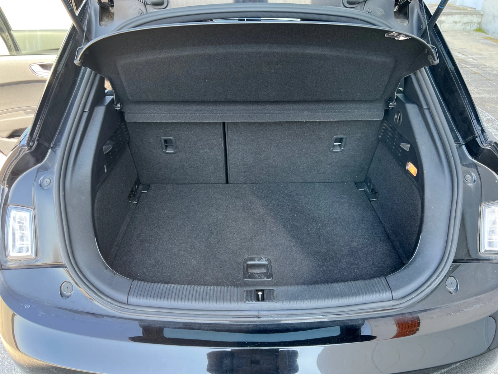 Audi A1 Sportback 1.6 TDI, снимка 11 - Автомобили и джипове - 53981741