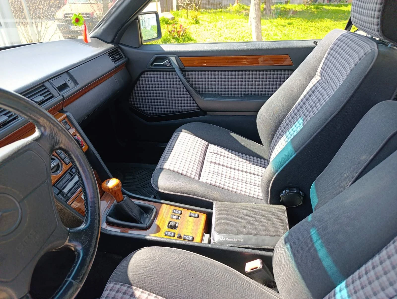 Mercedes-Benz 124, снимка 5 - Автомобили и джипове - 54220636