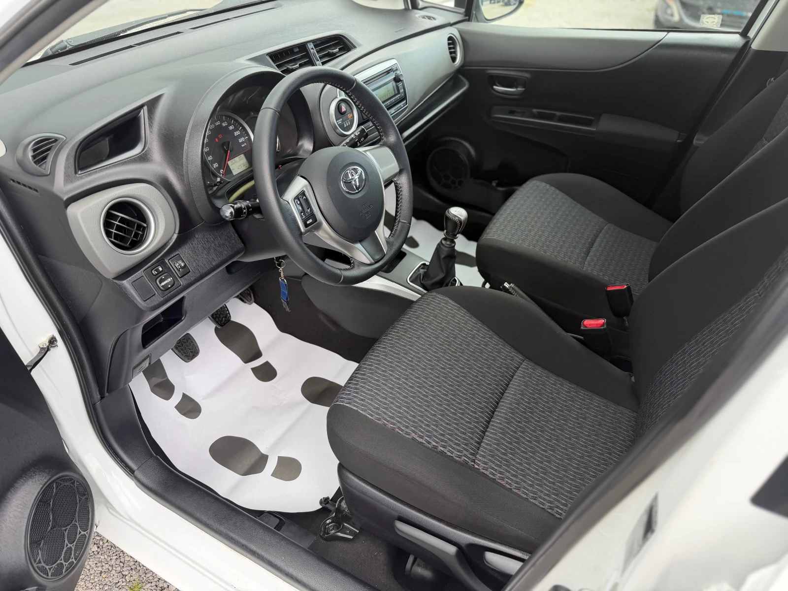 Toyota Yaris 1.4D-4D* , снимка 6 - Автомобили и джипове - 54243488