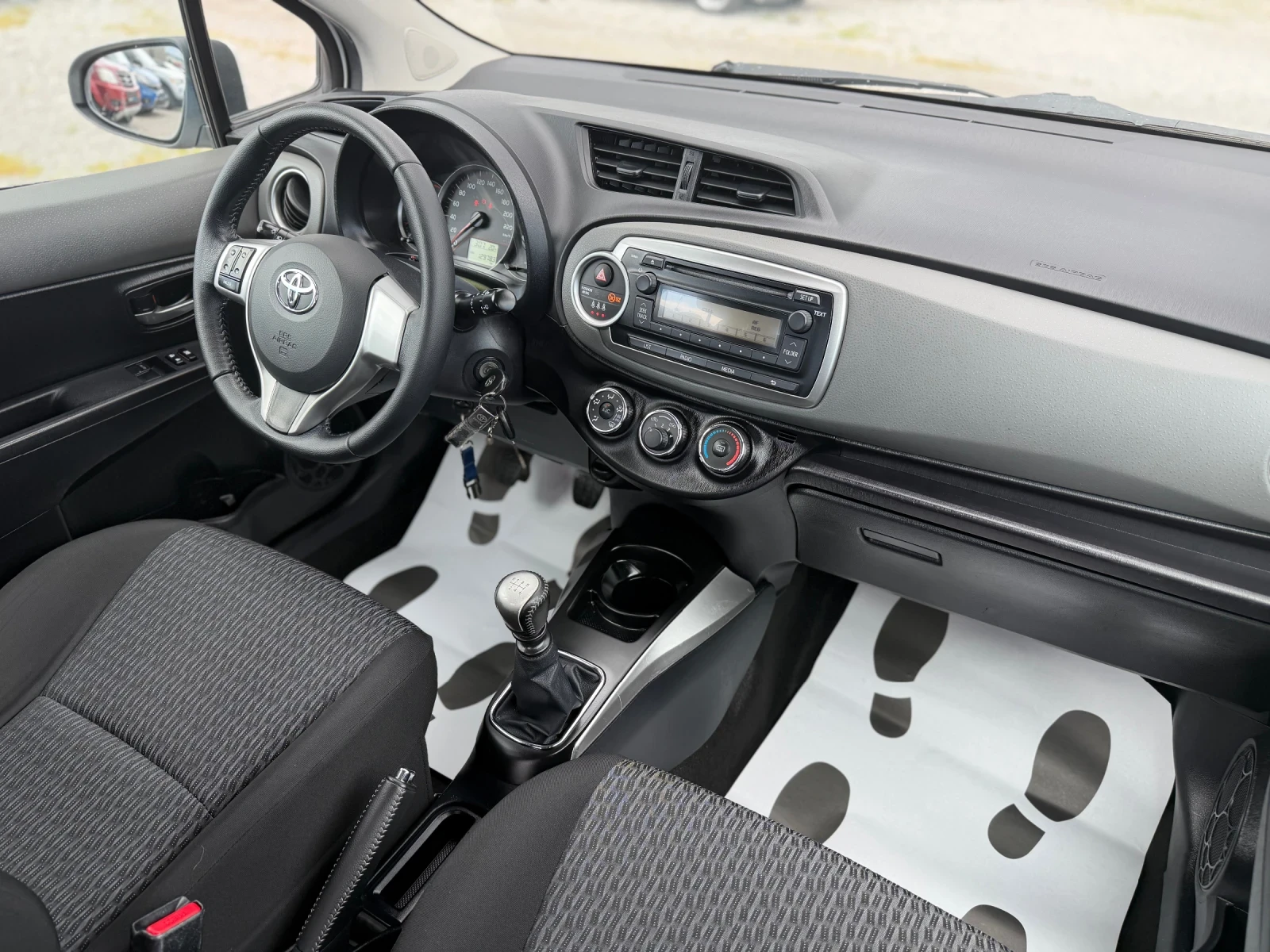 Toyota Yaris 1.4D-4D* , снимка 10 - Автомобили и джипове - 54243488