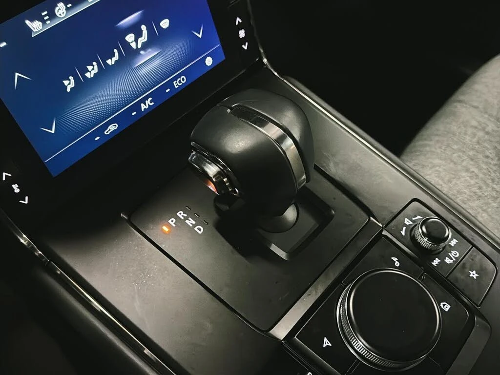 Mazda MX-30 * ПОДГРЕВ * КАМЕРА, снимка 11 - Автомобили и джипове - 54331795