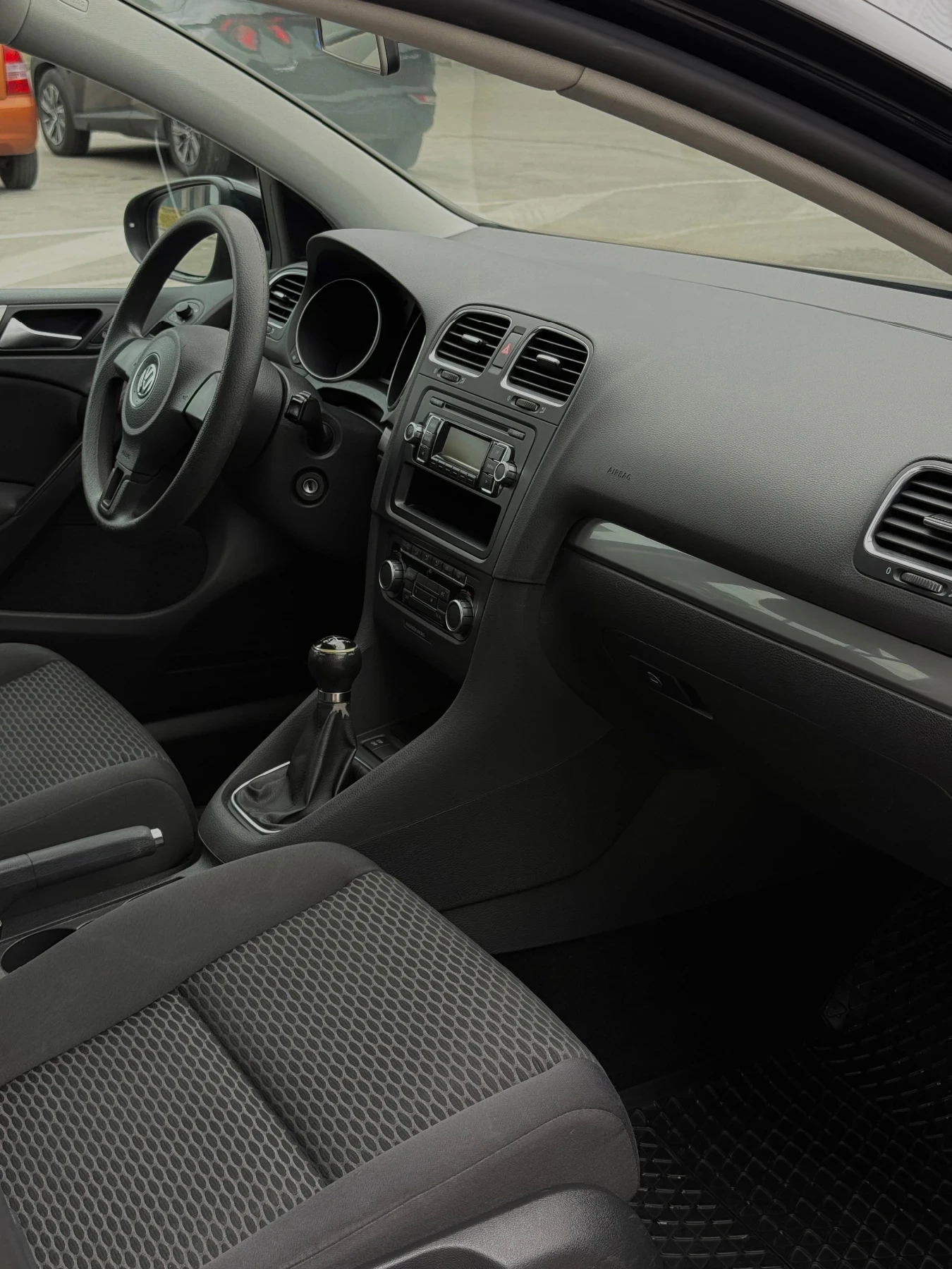 VW Golf 2.0 TDI * Black Edition* , снимка 9 - Автомобили и джипове - 55030851