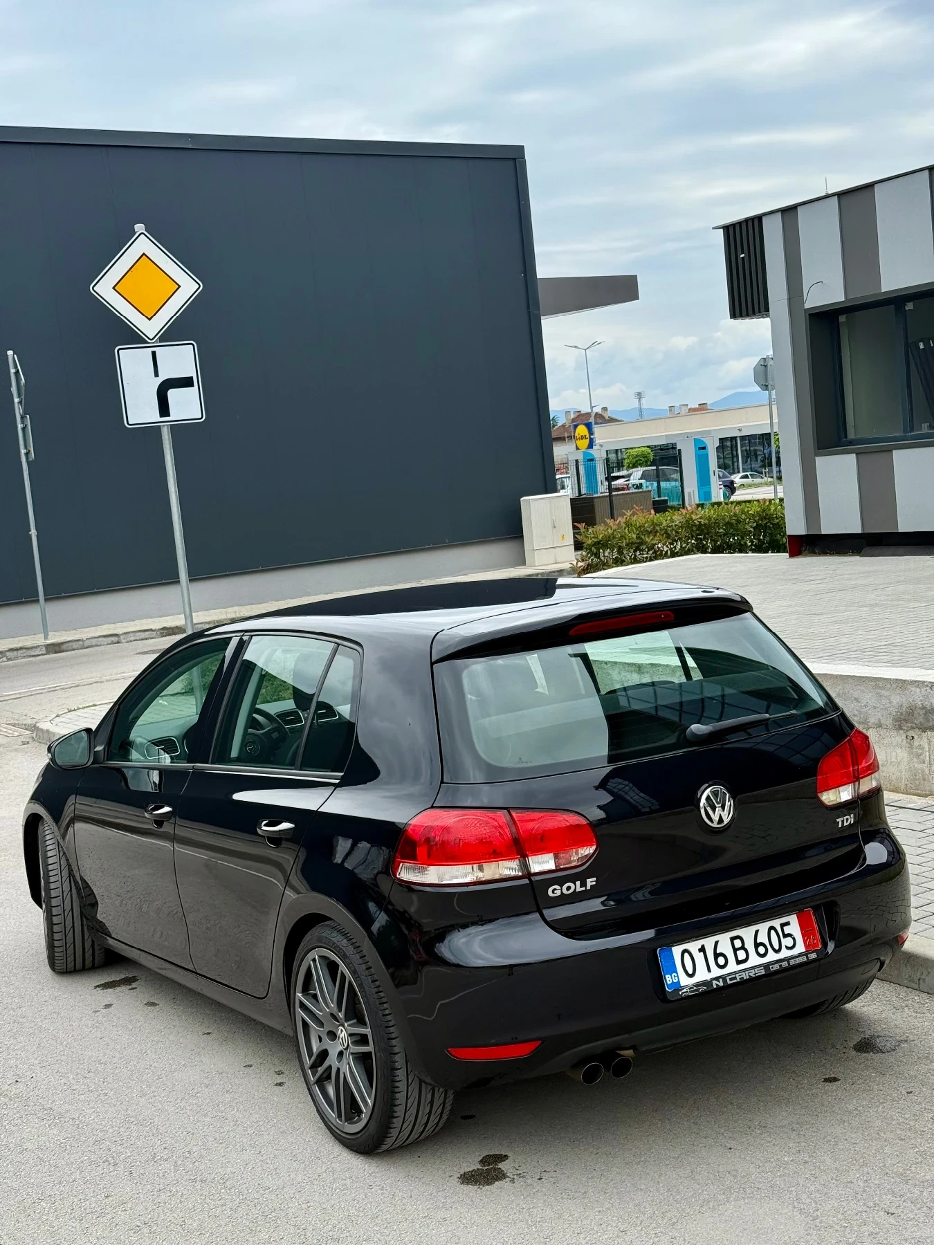 VW Golf 2.0 TDI * Black Edition* , снимка 5 - Автомобили и джипове - 55030851