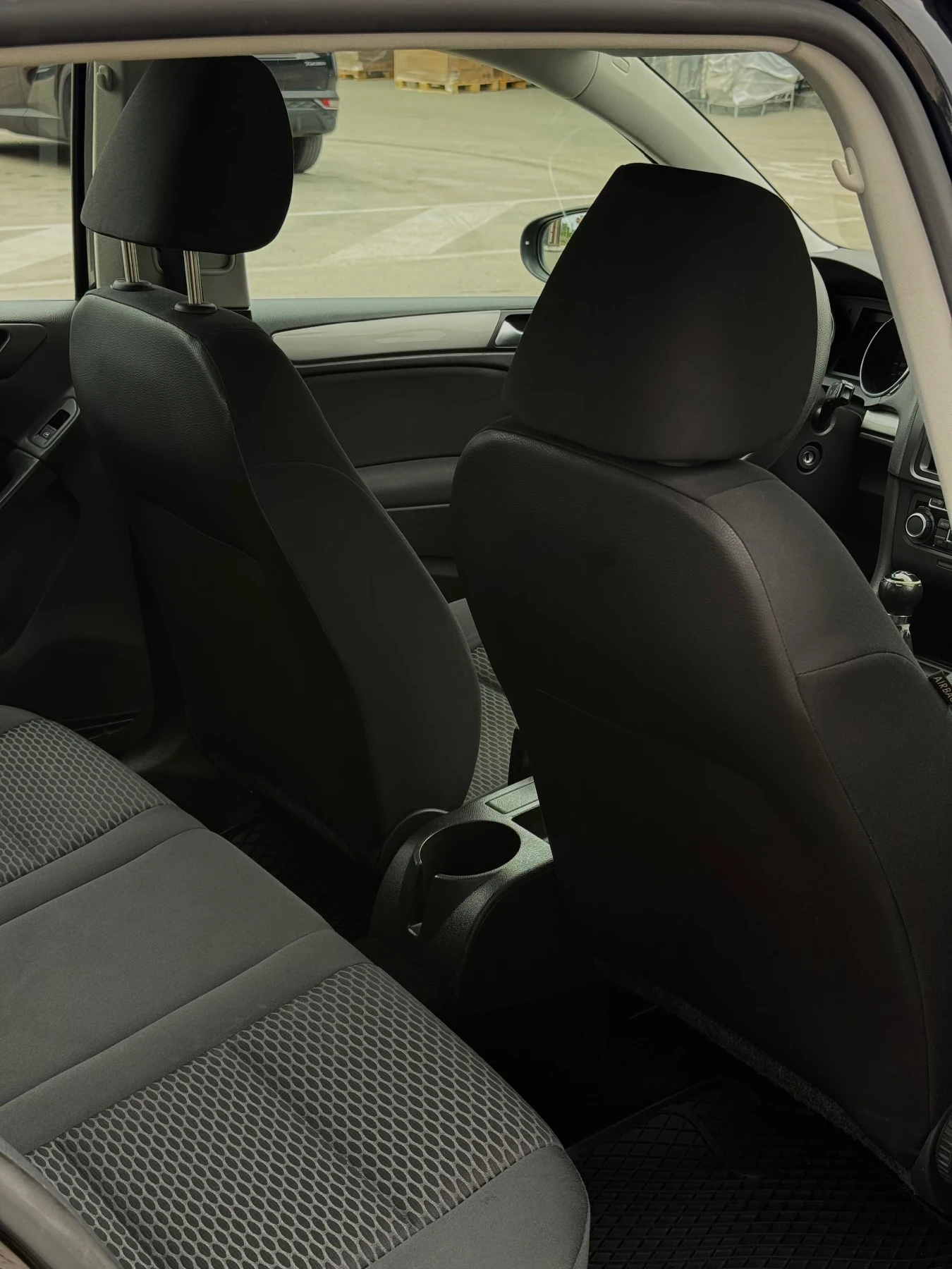 VW Golf 2.0 TDI * Black Edition* , снимка 11 - Автомобили и джипове - 55030851