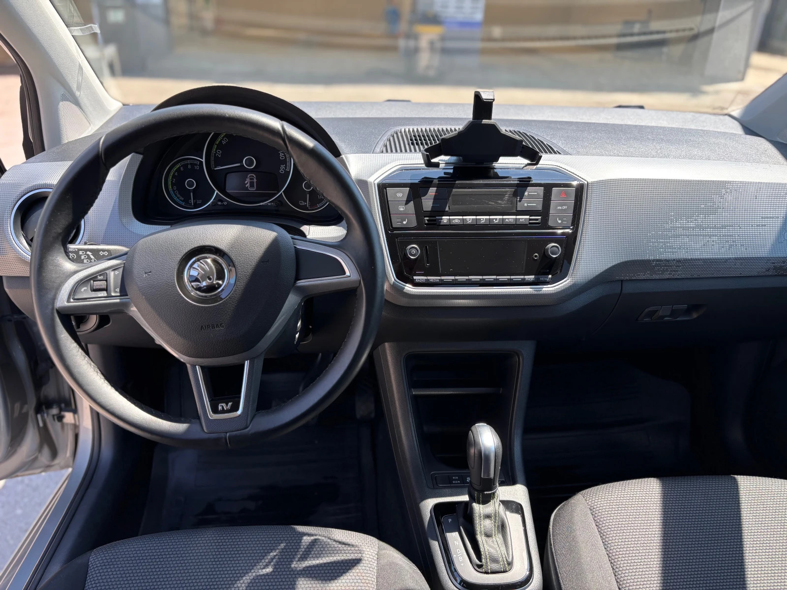 Skoda Citigo -iV/Line asist/Зимен пакет/CCS, снимка 10 - Автомобили и джипове - 55185997