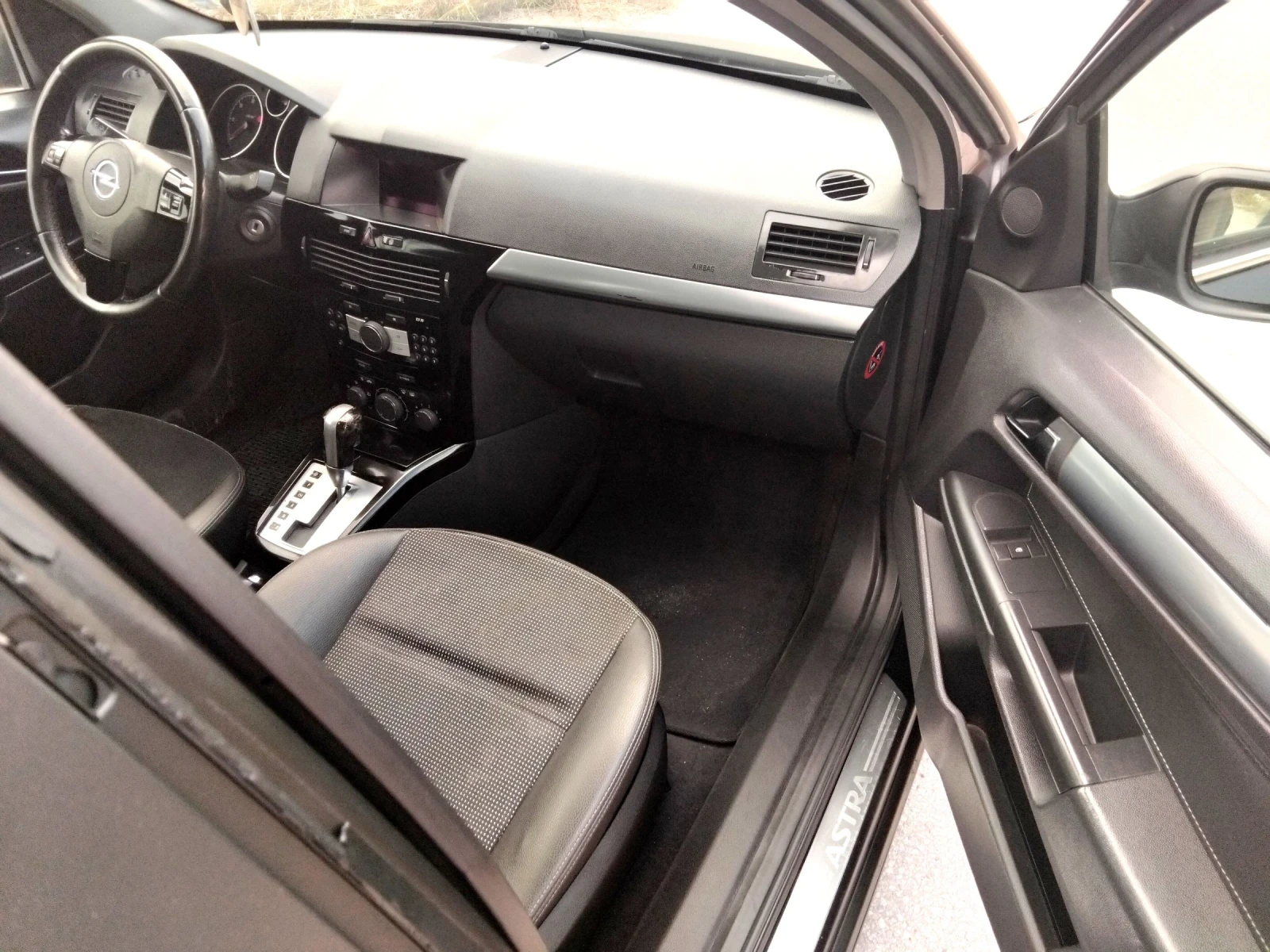 Opel Astra 1.9TDCI.2007г. AВТОМАТИК, снимка 12 - Автомобили и джипове - 55377125