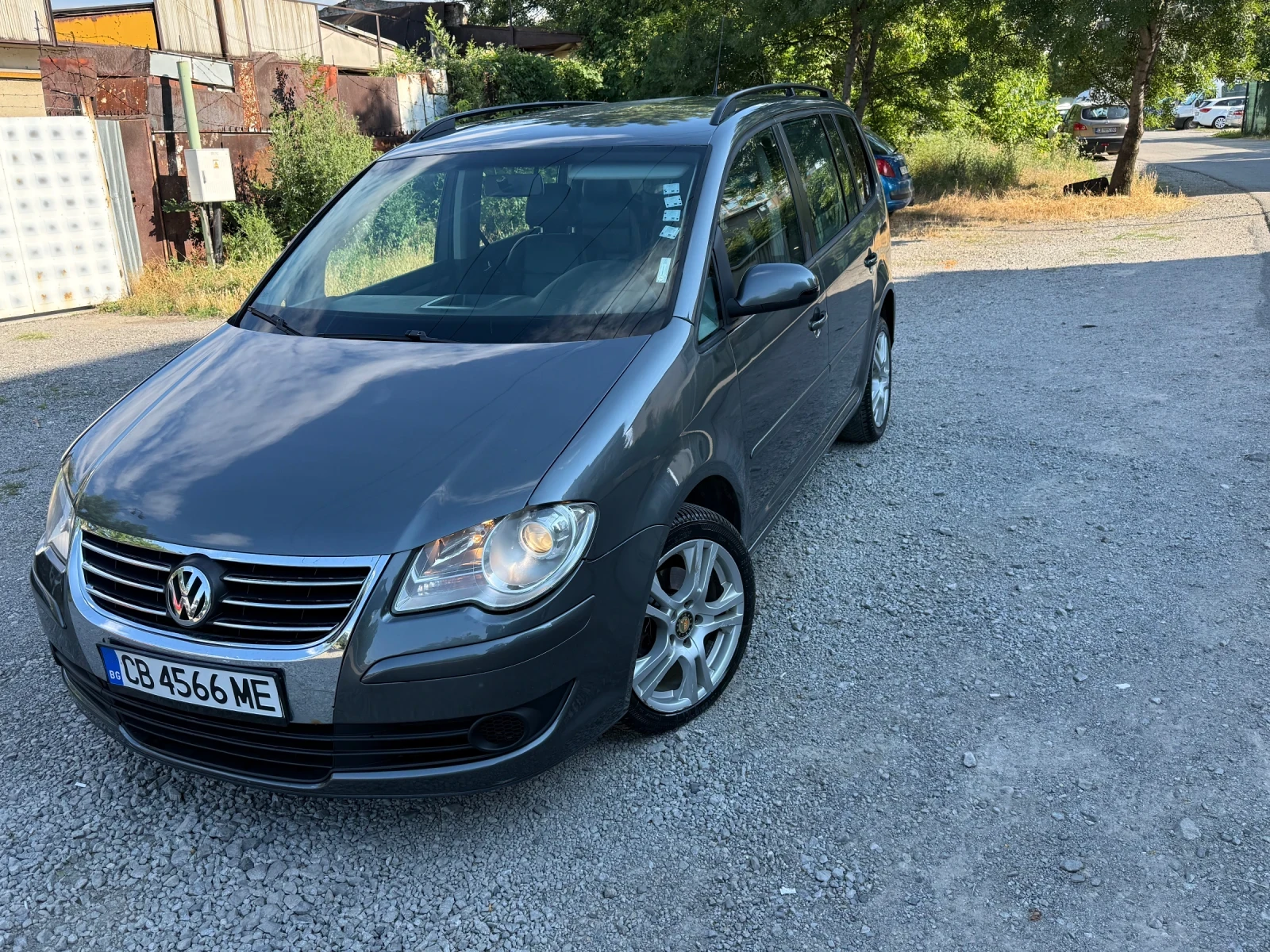 VW Touran Обслужен 2.0  Газ-инж запазен EKO 4