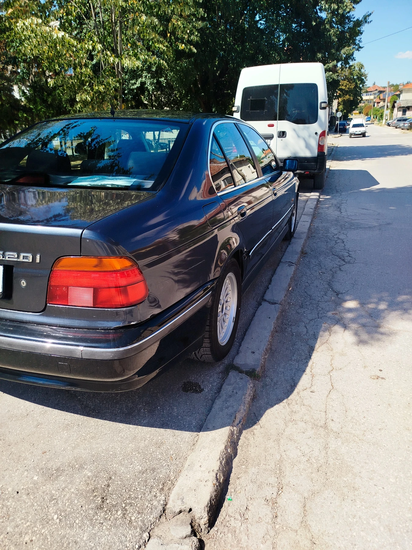 BMW 520, снимка 4 - Автомобили и джипове - 55730005