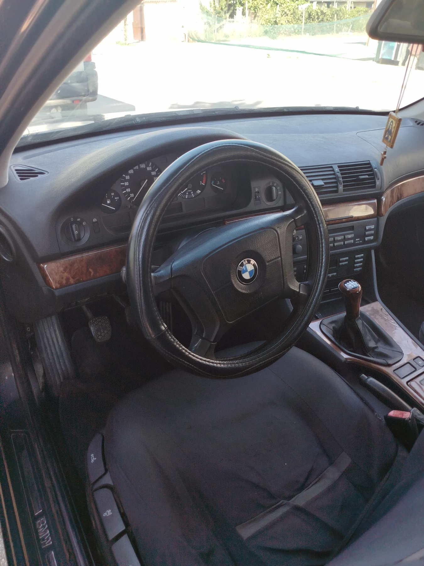 BMW 520, снимка 9 - Автомобили и джипове - 55730005
