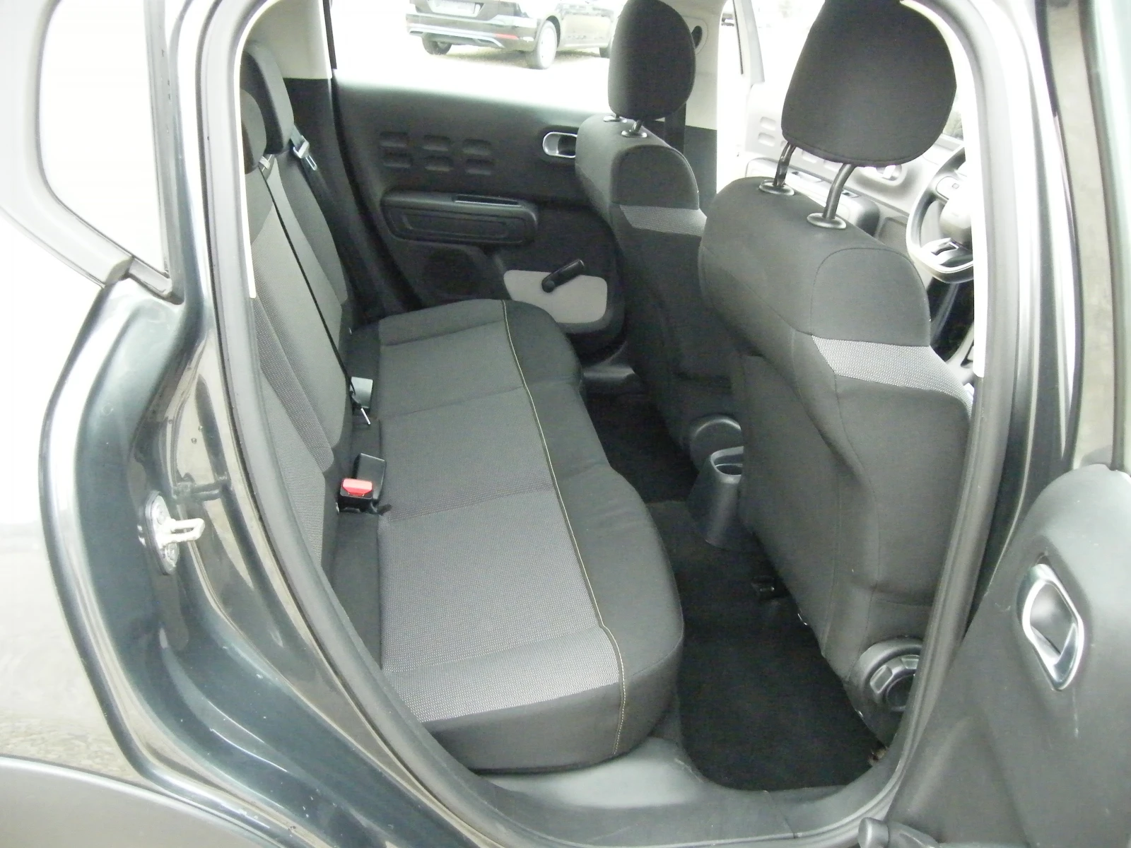 Citroen C3 1.2i EURO 6B, снимка 14 - Автомобили и джипове - 55927432