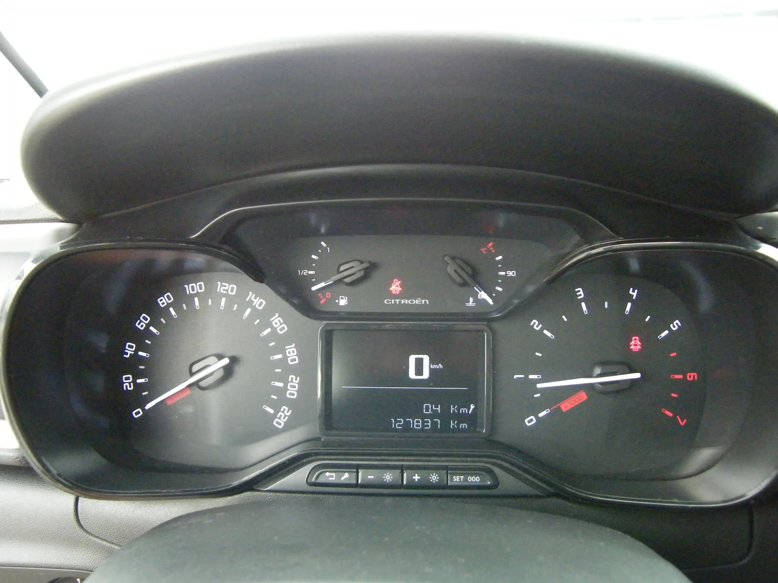 Citroen C3 1.2i EURO 6B, снимка 9 - Автомобили и джипове - 55927432