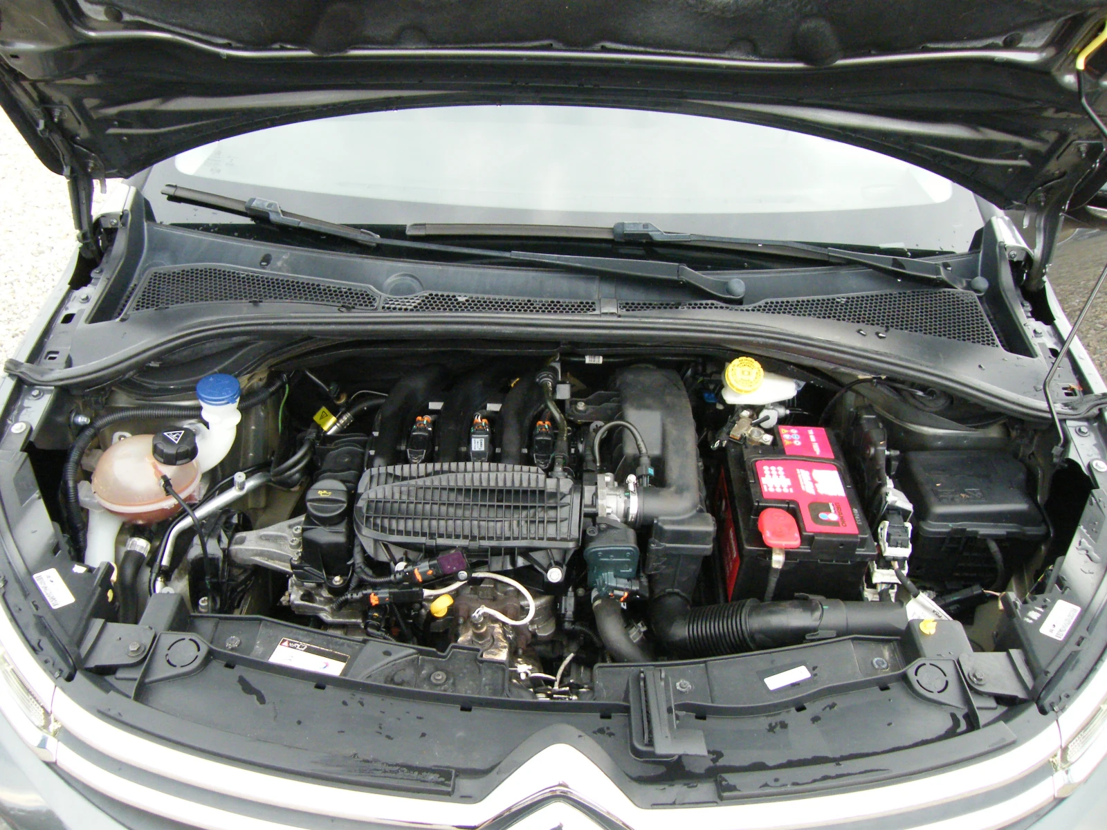 Citroen C3 1.2i EURO 6B, снимка 17 - Автомобили и джипове - 55927432