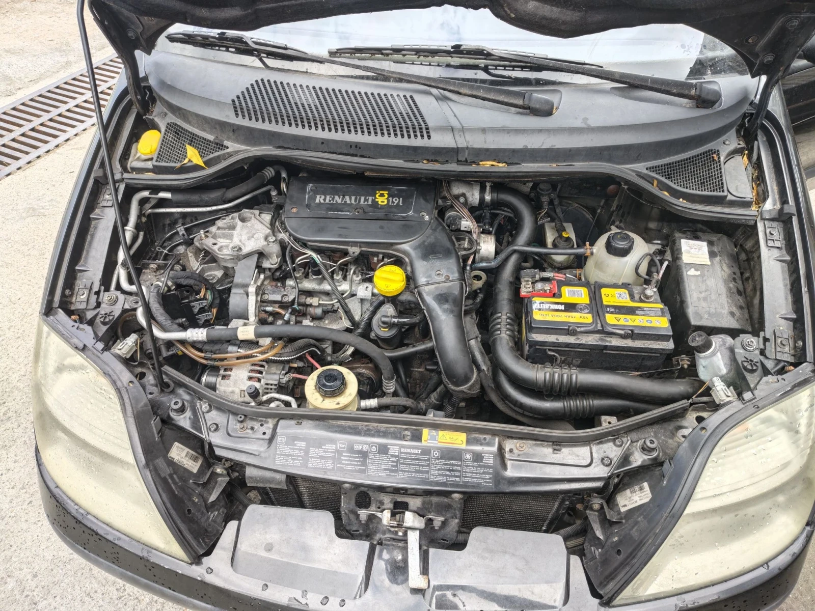 Renault Scenic 1.9DCI, снимка 7 - Автомобили и джипове - 56576727