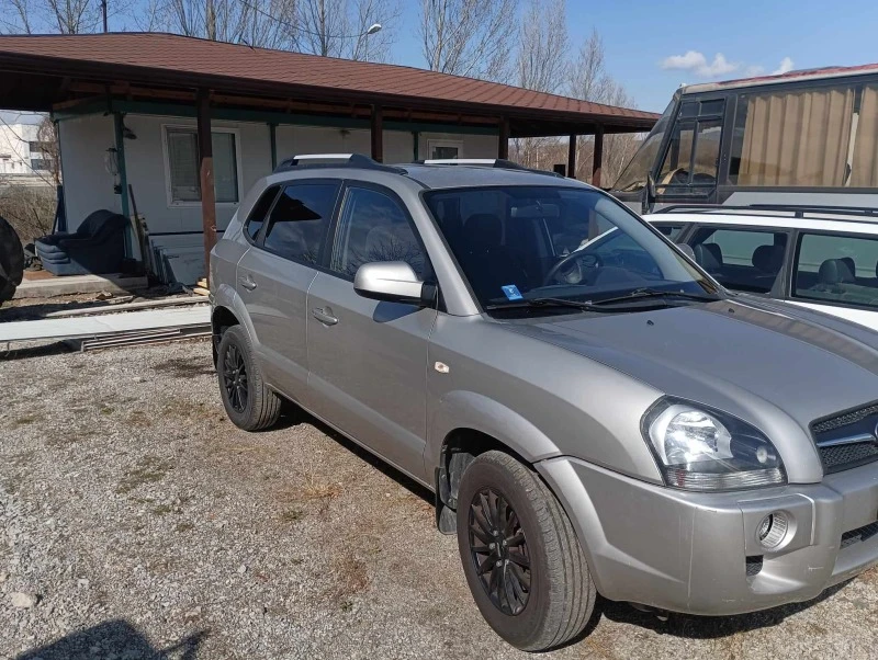 Hyundai Tucson, снимка 1 - Автомобили и джипове - 47930824