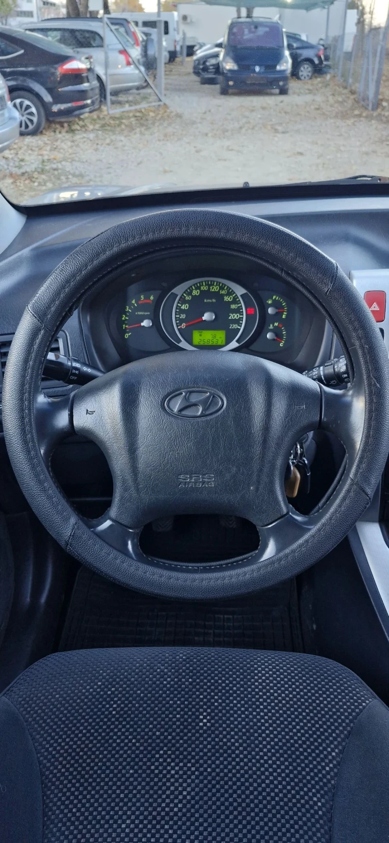 Hyundai Tucson 2.0 дизел 140к.с. 4х4, снимка 16 - Автомобили и джипове - 48219976